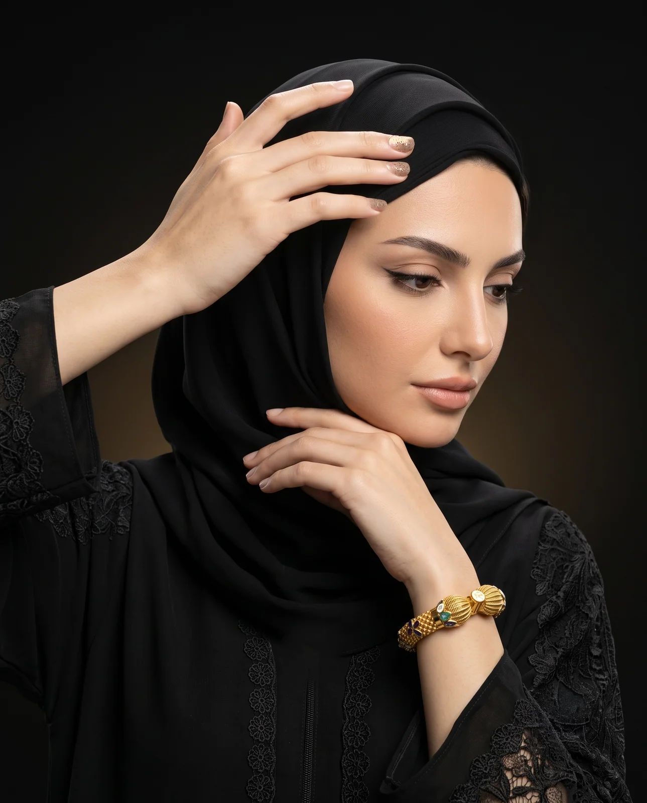 سوار كلابش ذهب أصفر عريض مزخرف