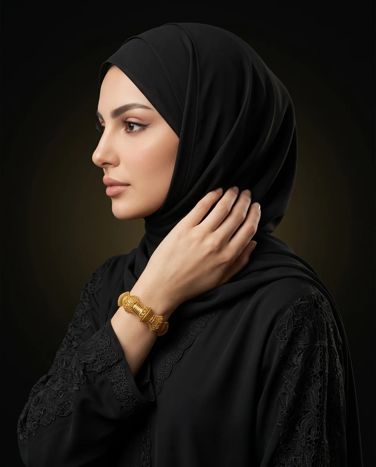 سوار ذهب أصفر بتصميم حلقات متعددة