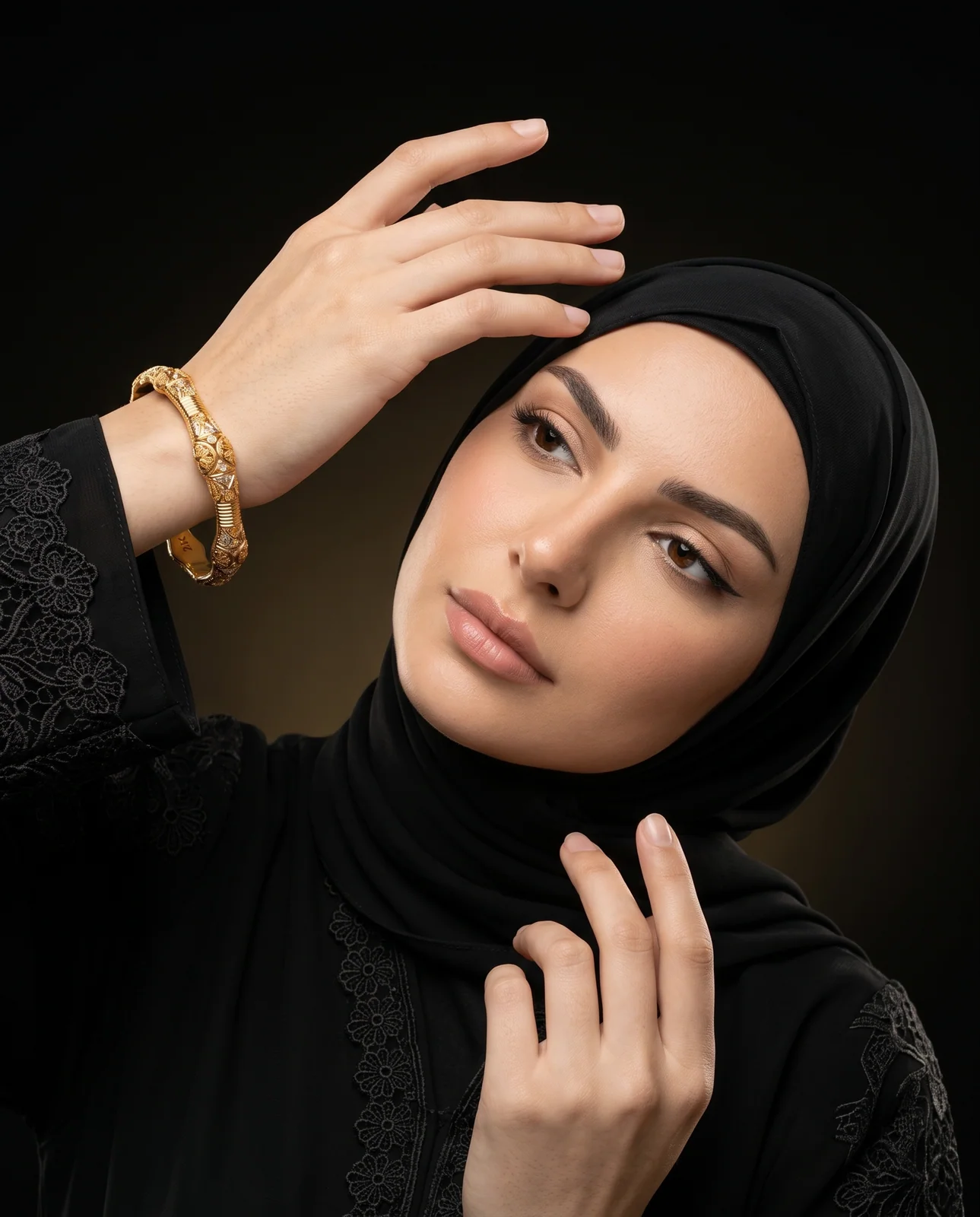 سوار ذهب أصفر بتصميم أوراق وزهور