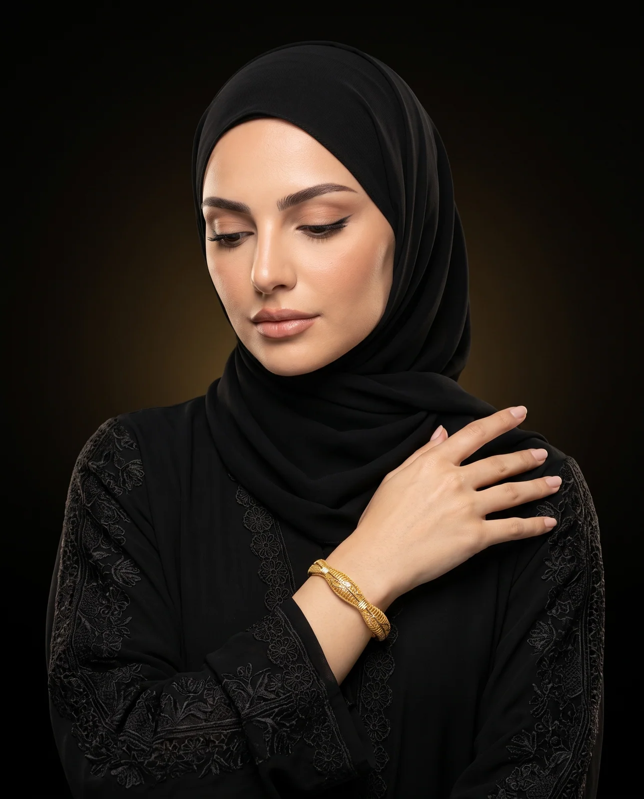 سوار ذهب أصفر أنبوبي بتصميم عصري