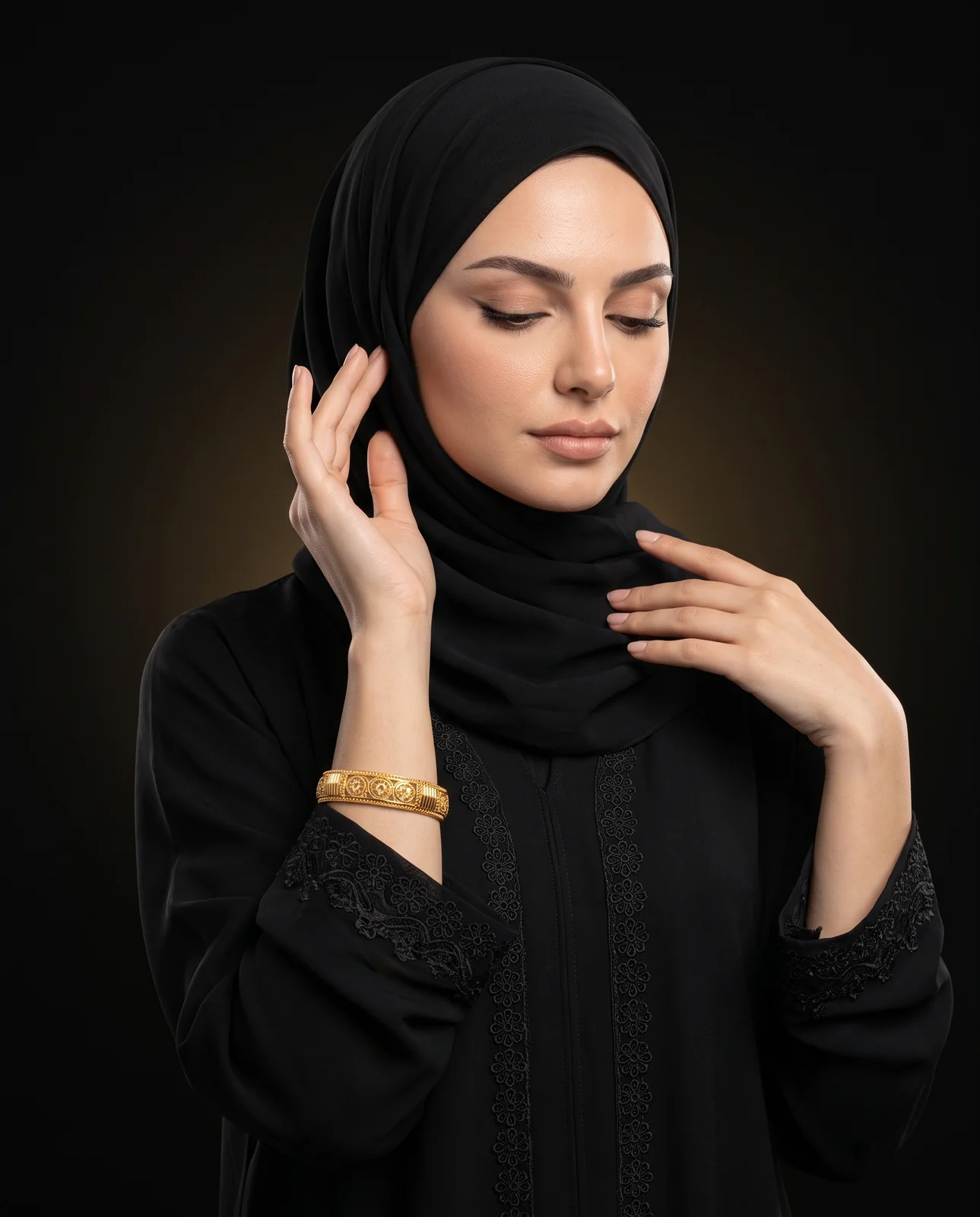 سوار ذهب أصفر بتصميم مجدول متداخل