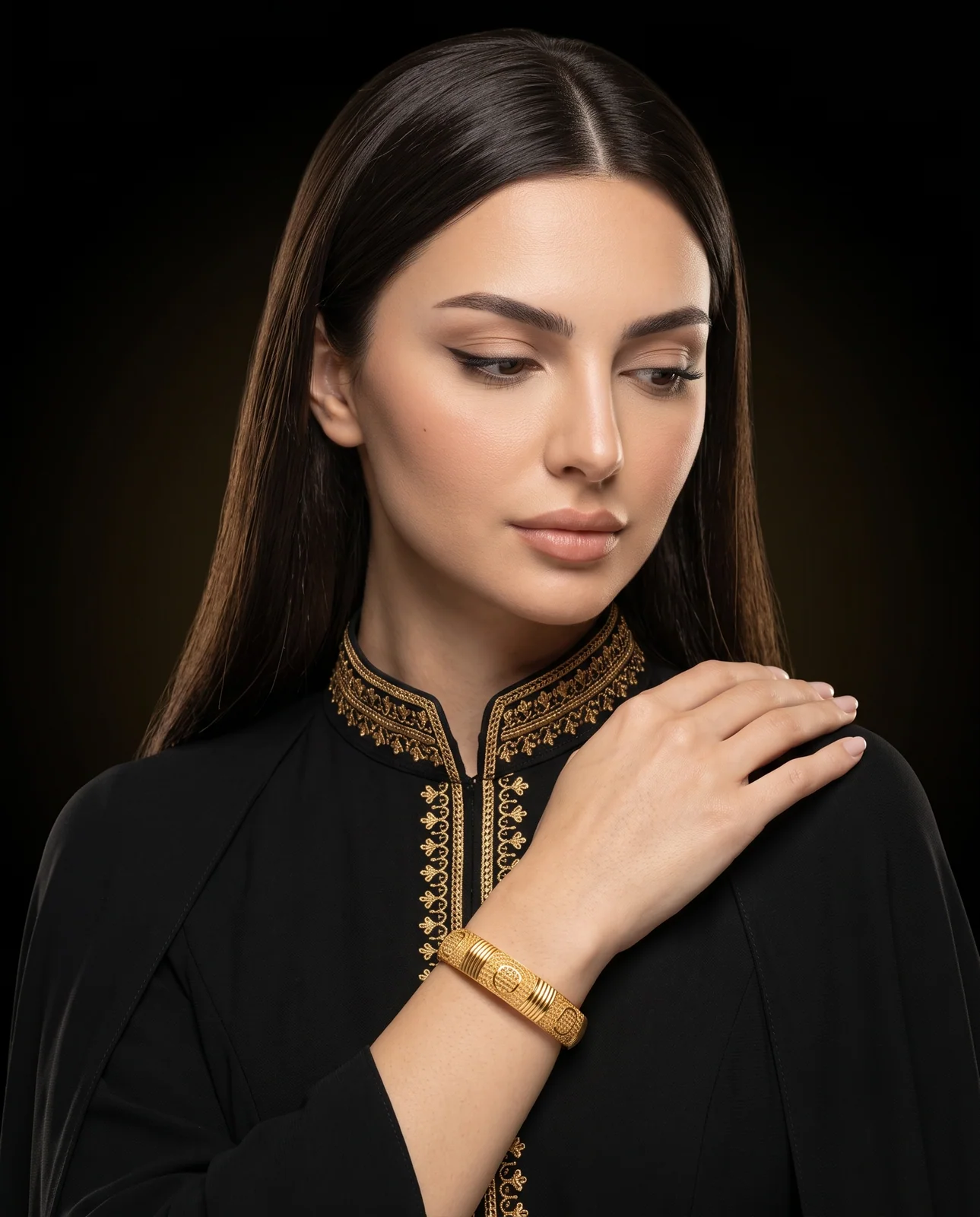 سوار ذهب أصفر بتصميم أنبوبي ملتوي