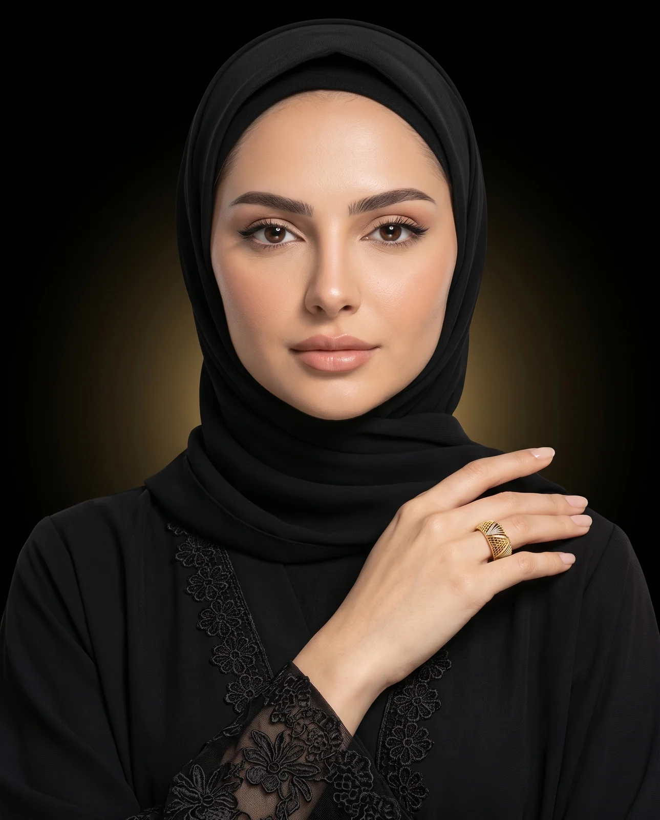 خاتم ذهب عريض بتصميم شبكي مفتوح